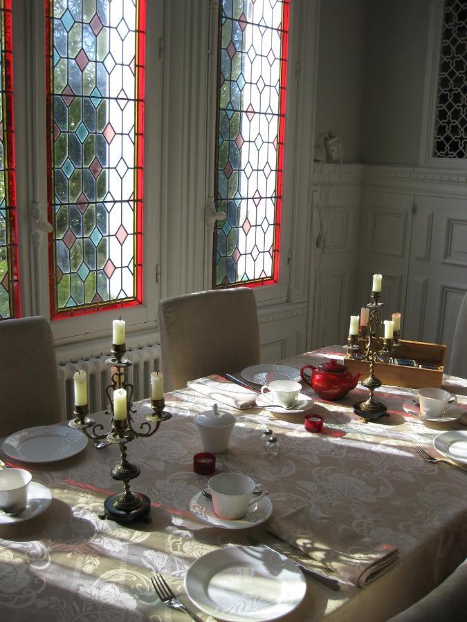 Chateau De Launay Méry-Corbon エクステリア 写真